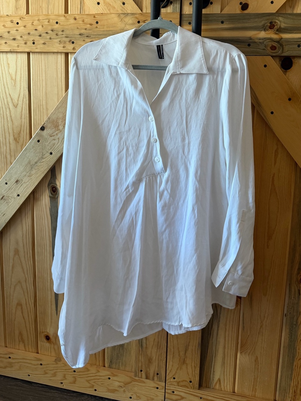 Stella Carakasi White Button-Front Long Sleeve Tunic
